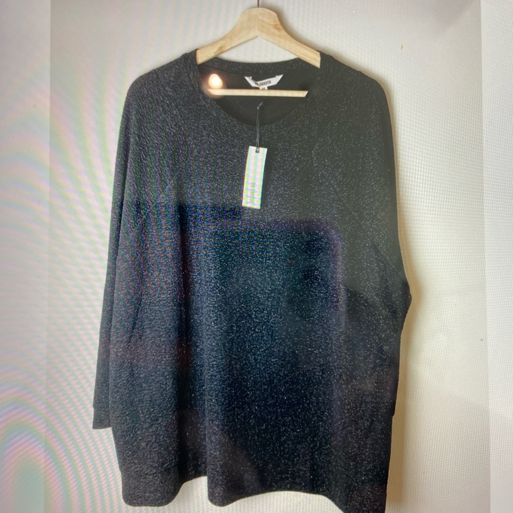 BB Dakota Robin Black Shimmer Pullover